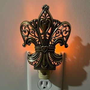 Fleur de lis nightlight